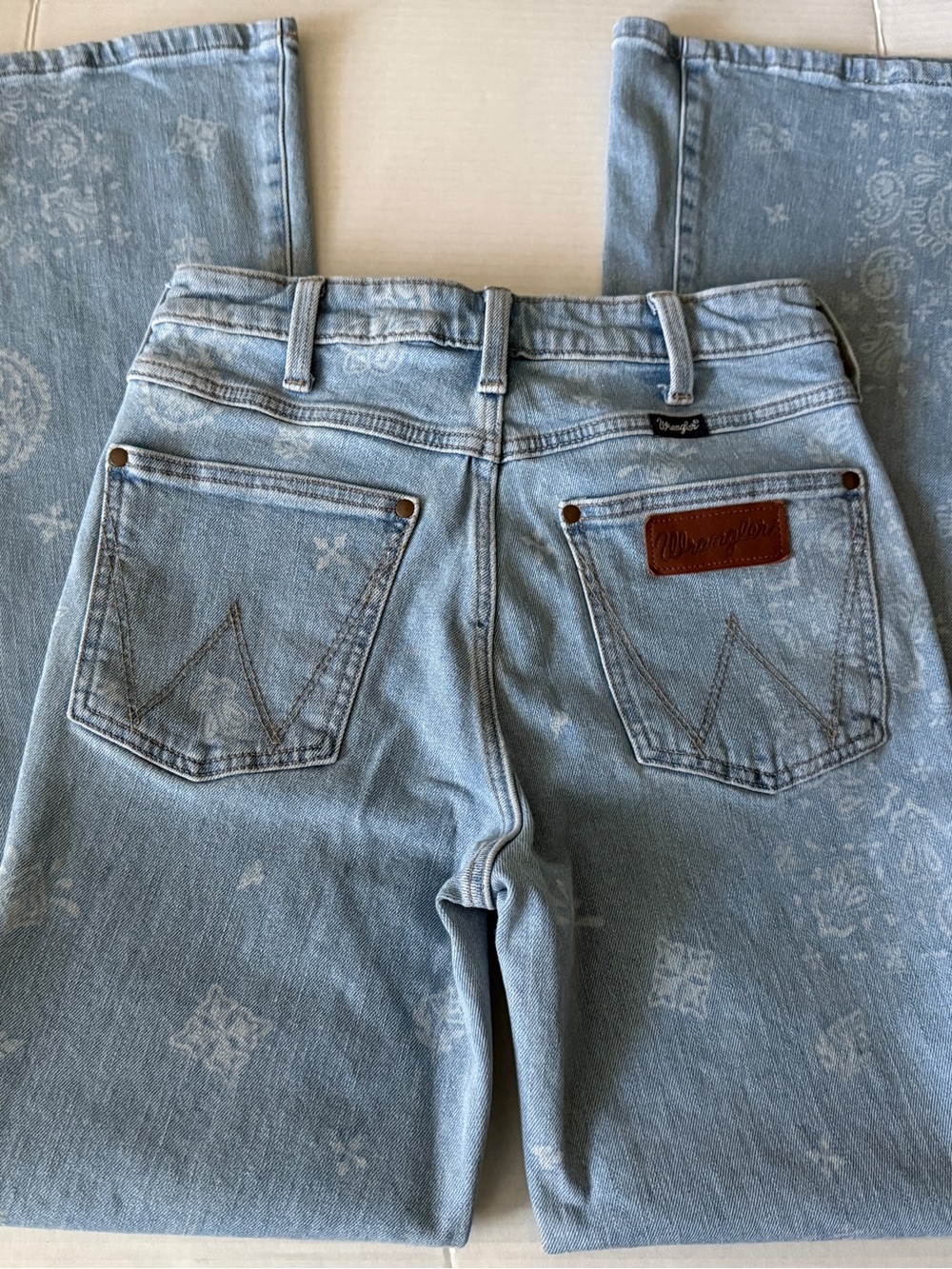 Wrangler Retro Bailey Lt Wash Paisley Flared Jeans High Rise Women's Sz 27 X 31
